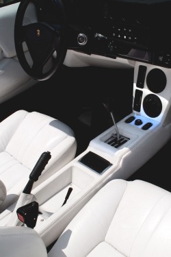 drugera:  1986 Lamborghini Jalpa interior