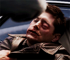 frozen-delight:At this point we’ve seen all of Dean’s family members flash the yellow eyes and attac