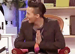 awesomelittlehappythings:  bigbanggifs: G-Sadako  last gif omg  