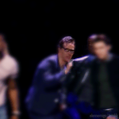 frostbitten-written:just-the-hiddles:elennemigo:Benedict taking off his glasses is something that de