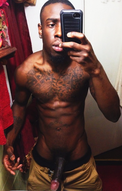 imchillnjustchilln:  lamour79:  goodbigblackdik:     I think I know him  ^^^^^^^^i wish i knew him lol^^^^^
