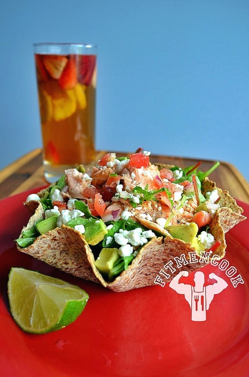 Ezekiel Tortilla Taco Salmon Salad (traduccion en espanol abajo) Ingredients: 1 large Ezekiel tortil