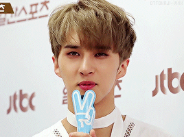 ottokaji-vixx:  the cute prince king of finger hearts  ଘ(੭*ˊᵕˋ) ~♥ bonus: