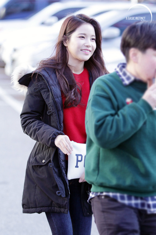 fy-yongsun: 151225 Solar @ KBS Music Bank © A Basic Instinct | do not edit or crop the logo.