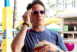 kisameanslight: iasip meme - [¼] characters dennis reynolds - “although i seem