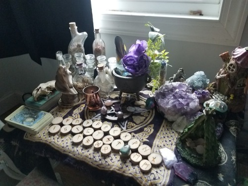 themcxd:Something about a full altar makes me feel so warm inside