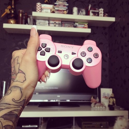 pinkrosesbrowncurls:  croatianbarbiexoxo:  glamourqueenn:  ♚ glamourqueenn ♚  mmk  rosy // luxe // insta: olivia_laing  