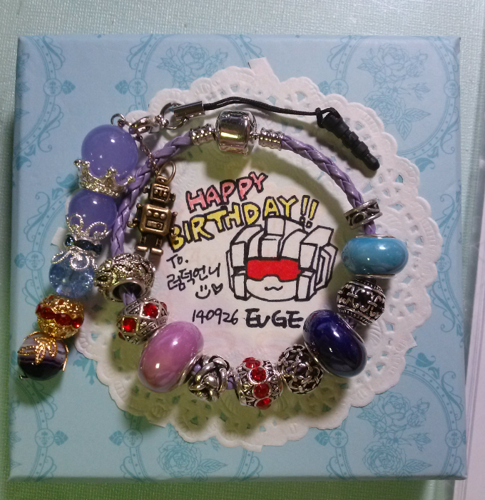 evge13:  Doodles ~ㅇㅅㅇ~ Last one is last year’s drawing!  Merry Christmas~^ㅇ^!