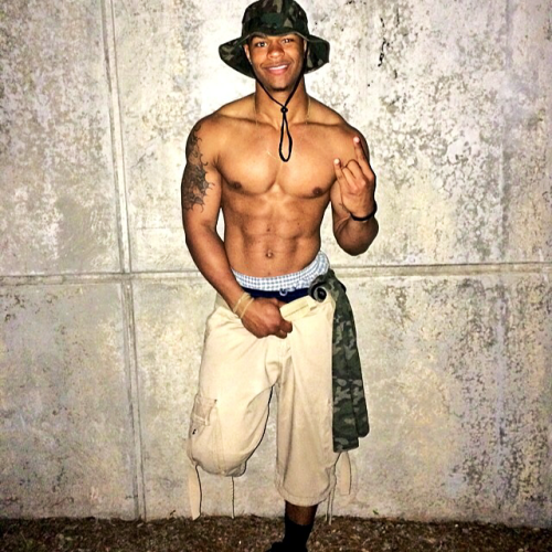 traplat:  hoodsworld:  Robert Smith            Hoodsworld claims no ownership of photos posted nor ownership of comments made. Being showcased here is not a statement of anyone’s sexual preference.  Young Cutie