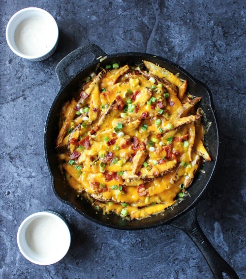 Sex foodfuckery:  Skillet Oven Fries with Cheddar, pictures