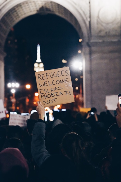 now-youre-cool:#NoBanNoWall Protests in Washington Square Park, New York City - 1/25/17