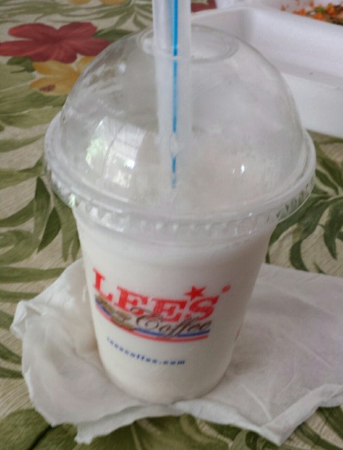 rickrakon: Lychee smoothie from Lee’s Sandwiches