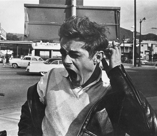 pierppasolini:  James Dean photographed by Phil Stern, 1955