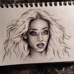 tajijoseph:  @winnieharlow