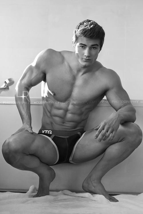 muscle-addicted:  Jeff Seid