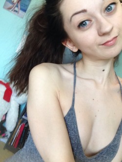cummbunny:  come hang out with me on cam