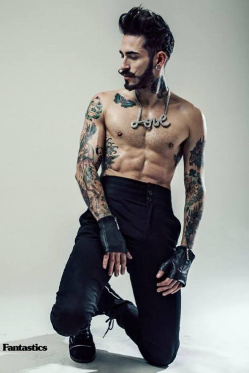 dandraco:  fuckyeahdragonage:   Rafa Rech  Wait, what?!  ….. Dorian….?