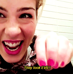 ohmygettingcrazy:    Team Flarrow Diaries: “Comic Books &amp; Pandas Shoes”