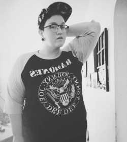 thebuttsandthebees: gang-vocals:   Also uhhh feelin that sweet #gendereuphoria today, pals 👌  #nonbinary #nonbinarybabes #enby   I’m feeling really good today, yall. ♡  