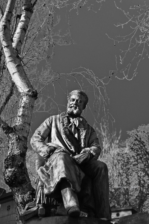  Père Lachaise -Content pour toujours-Parismars2022©FrançoiseLarouge 