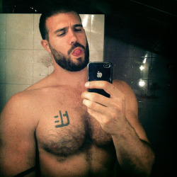 Follow my two hairy men blogs:http://sambrcln.tumblr.comhttp://hairysex.tumblr.com