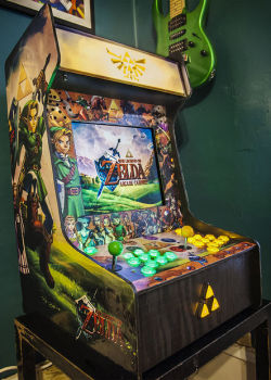 retrogamingblog:Legend of Zelda Arcade Cabinet made by Phrazelle
