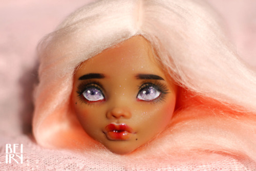 For sale  Monster High OOAK Clawdeen Wolfs repaint custom doll HEAD!! 