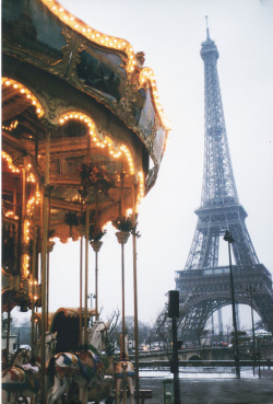 0rient-express:  Paris Je t'aime! | by Valeria Schettino.