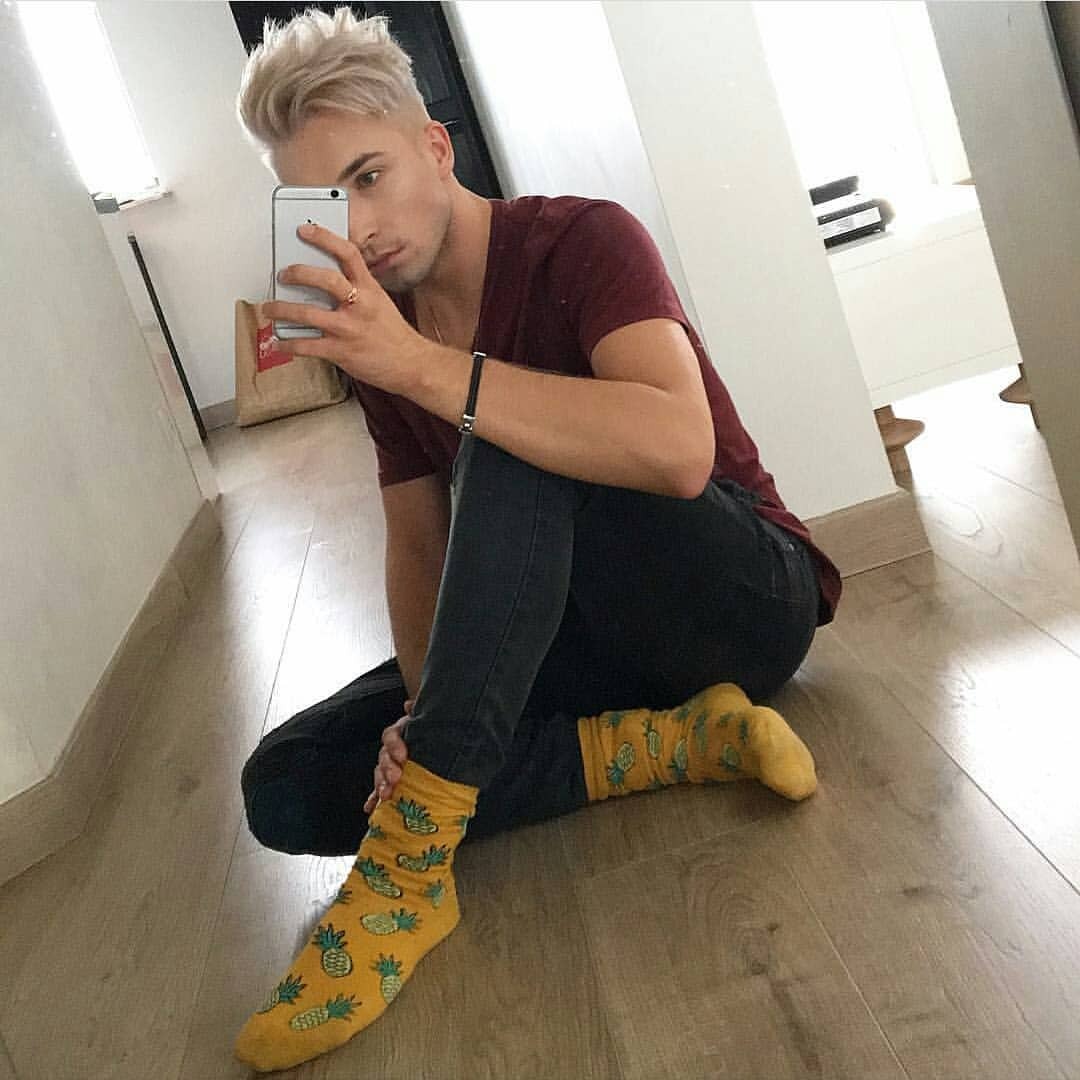 haneyzovic:🍍😎😎😸😸🙀🙀 • • #men #socks #socken #corap #calze