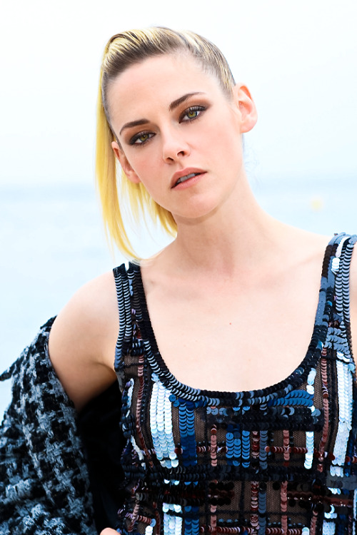 atomicwinter:KRISTEN STEWART attends the Chanel Cruise 2023 Collection in Monte-Carlo, Monaco. | May