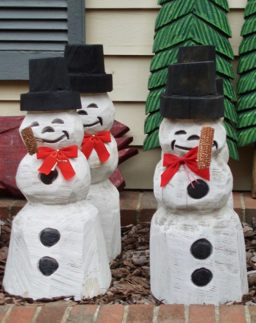 Wooden Snowmen With Corncob Pipes, New Market, Maryland, 2006.