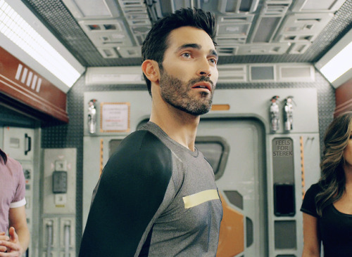 feelsforsterek: Tyler Hoechlin as Ian Yerxa in Another Life: Across The Universe (S01E01)