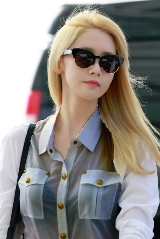 eyecandieskpop:  Hi, Could you x-ray this pic thx