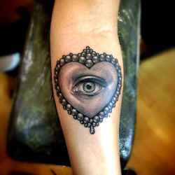 thievinggenius:  Tattoo done by Alex Garcia.