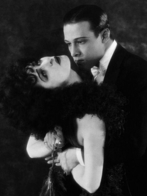 mote-historie:Alla Nazimova, and Rudolph Valentino in Camille, 1921.  Costume design by Natacha Ra