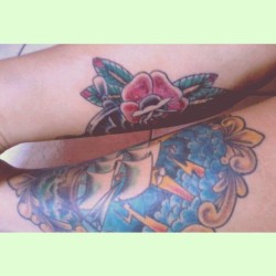 Descascando, eca :c #traditionaltattoo #nauticaltattoo #legstattoo #boatarde #me