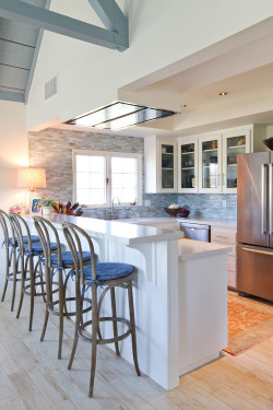 georgianadesign:  San Diego area beach cottage. Charmean Neithart Interiors.