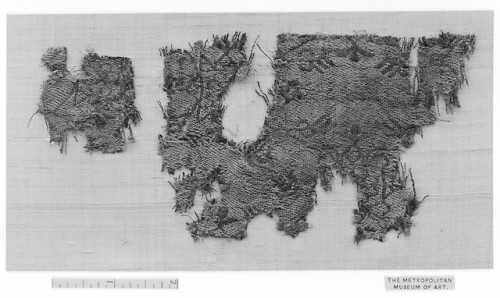 Fragment, Islamic ArtMedium: Silk; lampas (?)Gift of George F. Baker, 1890 Metropolitan Museum of Ar