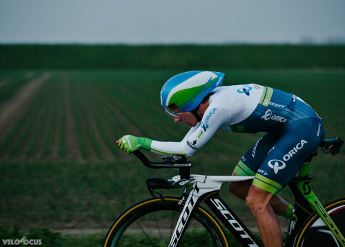 womenscycling: “Katrin Garfoot flies across the exposed country roads” via Omloop van Borsele ITT ga