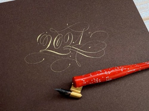 告別焦慮的2020，迎來閃亮的2021！Happy new year！(蝴蝶毛筆、沾水筆） calligraphy01.com #typography #ink #pen #penmanship #h