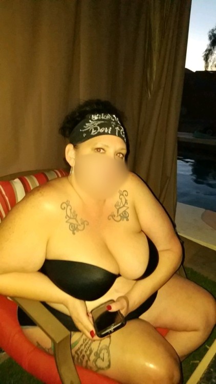 hotcurvybikini: Hanging out with wifey by the pool. Show some love Thank you for the submission @azb