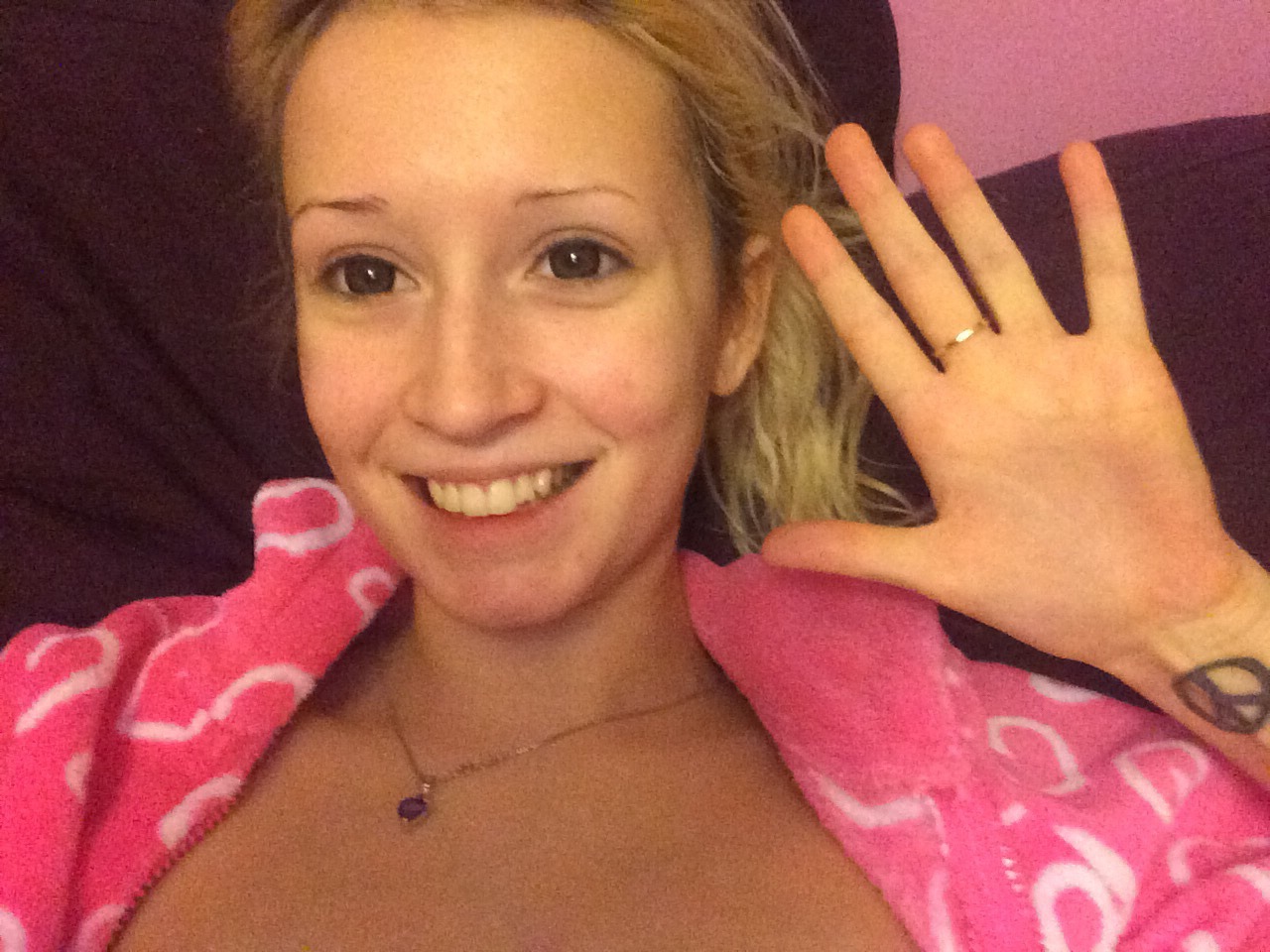 i-hate-the-beach:  I had an anon that wanted a picture of my hands???? :)  So beautiful
