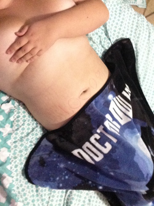 princessblairward:  Ready for bed with my Doctor Who blanket 