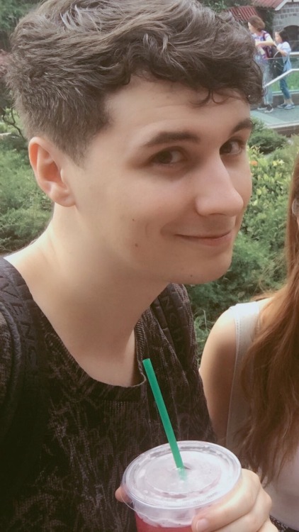 averyiscoldpizza: hobbit hair and shaved sides is definitely a look