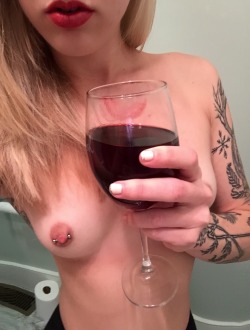 provocative-sensuality:  double wine fill