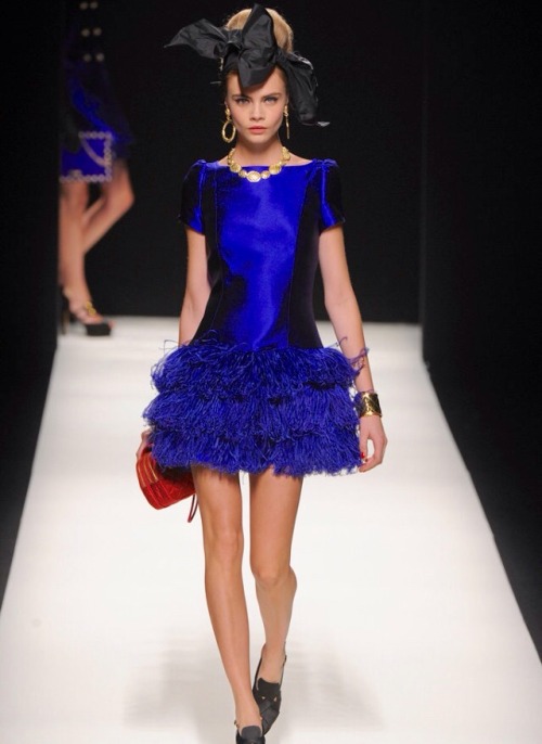 Closing Moschino F/W 2012