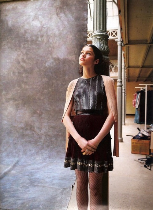 femmequeens:Lonneke Engel in Alaïa photographed Gilles Bensimon, Elle Magazine August 1996