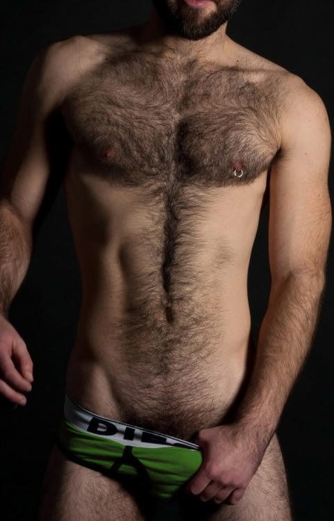 menwithatleastsomeclothingon:http://menwithatleastsomeclothingon.tumblr.com/archive