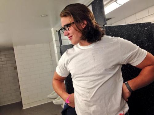 bulginboys: So many thin boys who lift get a little fatter too, and never seem to shake it