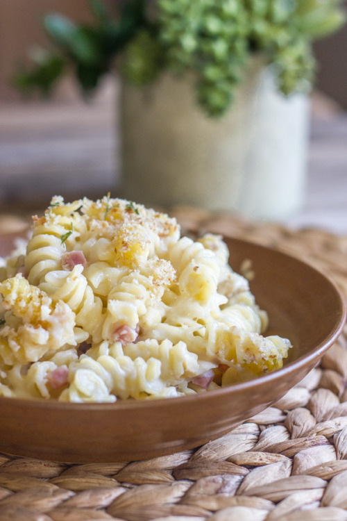 do-not-touch-my-food:  Chicken Cordon Bleu Pasta Bake  